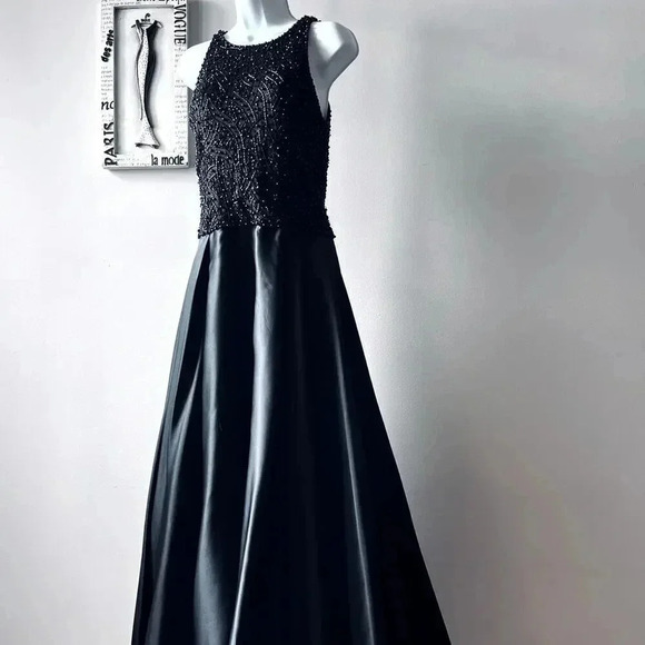 Vintage Victoria Black Silk Beaded Sequin Ball Gown Evening Dress Size 10 - Picture 2 of 15